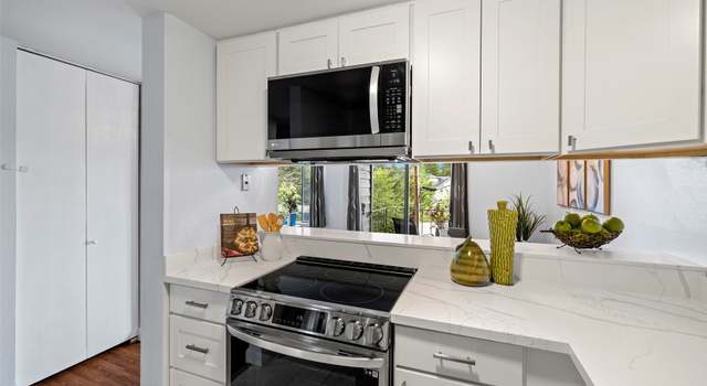 Photo of 3950 Lake Washington Blvd SE Unit 10D, Bellevue, WA 98006