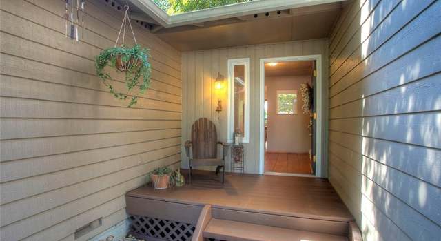 Photo of 10509 NE 120th Pl, Kirkland, WA 98034