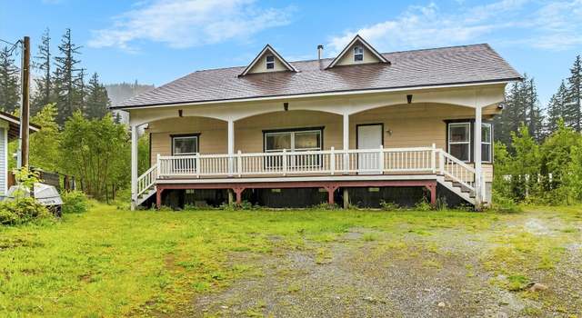 Photo of 8365 Holly Ln, Maple Falls, WA 98266