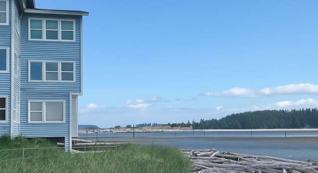 Photo of 651 SE Bayshore Dr Unit B104, Oak Harbor, WA 98277