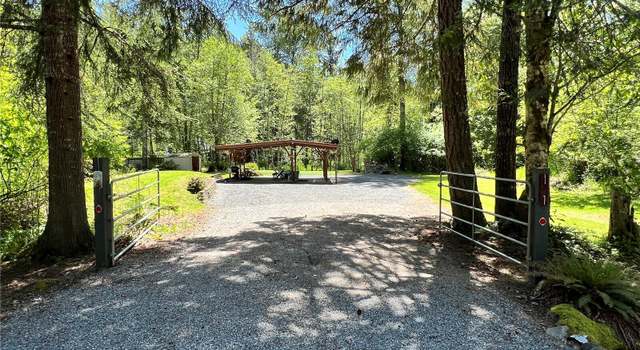 Photo of 191 Paradise Dr, Eatonville, WA 98328
