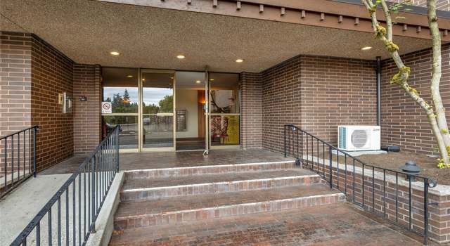 Photo of 5915 Highway Pl #403, Everett, WA 98203