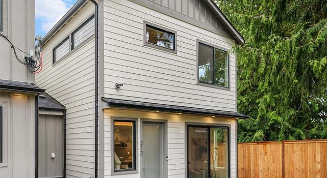 Photo of 213 NE 123rd St, Seattle, WA 98125
