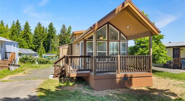 Photo of 1019 Stanford Dr #32, Cosmopolis, WA 98537