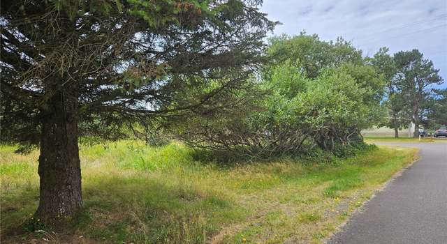 Photo of 634 Canal Dr NE, Ocean Shores, WA 98569