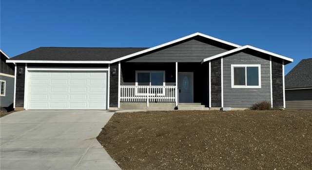 Photo of 607 Eagle Nest Dr, Granger, WA 98932