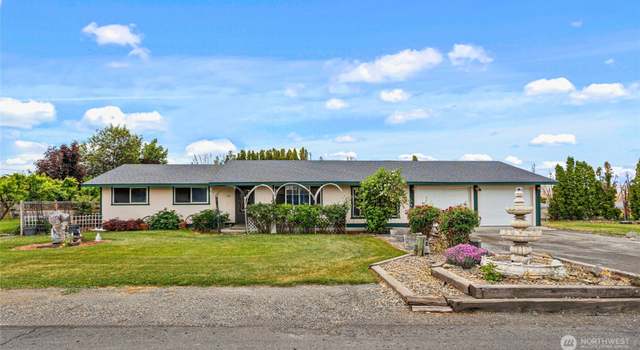Photo of 230 W Blossom Dr, Moxee, WA 98936