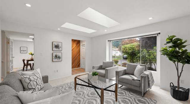 Photo of 9777 NE 126th Pl, Kirkland, WA 98034