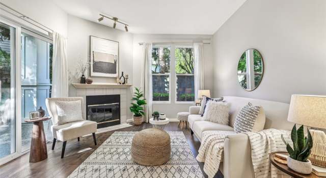 Photo of 2074 Newport Way NW Unit 10-1, Issaquah, WA 98027