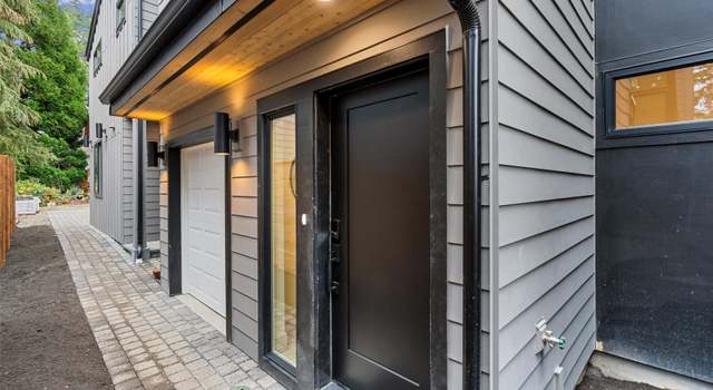 Photo of 1255 NE 100th St, Seattle, WA 98125