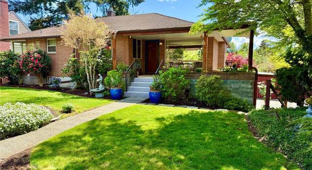Photo of 3805 NE 110th St, Seattle, WA 98125
