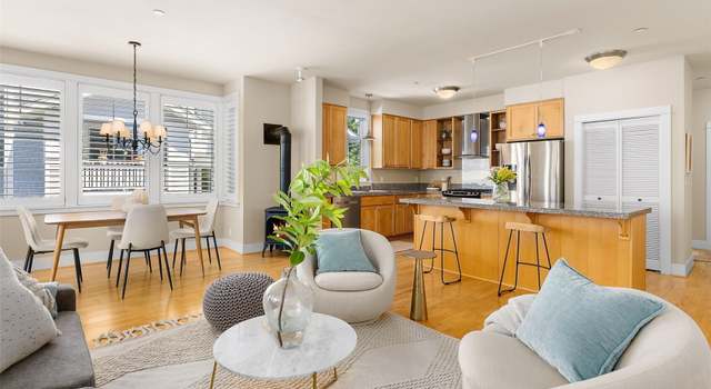 Photo of 120 Hall Brothers Loop NW #201, Bainbridge Island, WA 98110