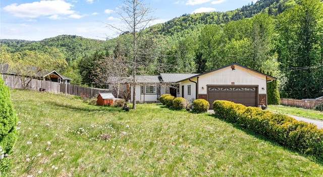 Photo of 2931 Green Valley Dr, Maple Falls, WA 98266