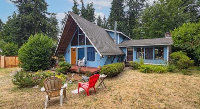 Photo of 1709 Hemlock Dr, Camano Island, WA 98282