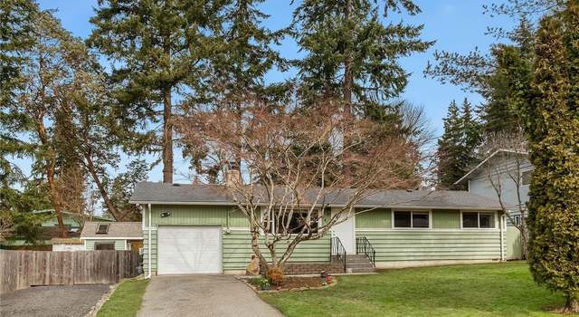 Photo of 8412 NE 137th St, Kirkland, WA 98034