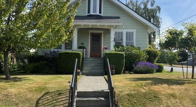 Photo of 1319 8th St, Anacortes, WA 98221