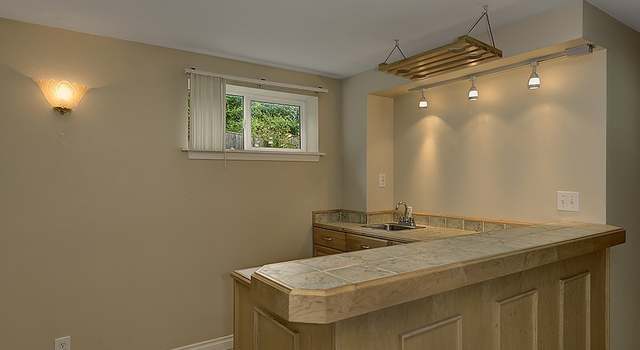 Photo of 14611 SE 14th St, Bellevue, WA 98007