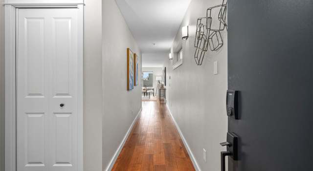 Photo of 110 19th Ave E #202, Seattle, WA 98112