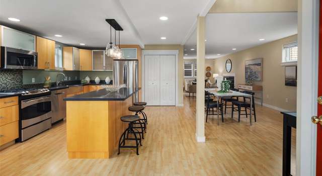 Photo of 917 18TH Ave Unit D, Seattle, WA 98122