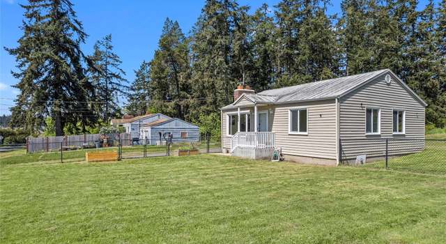 Photo of 544 NE Easy St, Oak Harbor, WA 98277