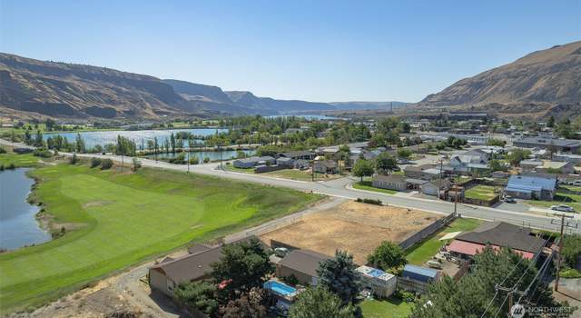 Photo of 233 Saunders Ave, Rock Island, WA 98850