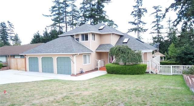 Photo of 923 SW Barrington Dr, Oak Harbor, WA 98277