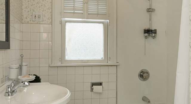 Photo of 6823 16th Ave NE, Seattle, WA 98115