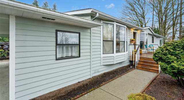 Photo of 17367 Woodcrest Dr NE, Bothell, WA 98011