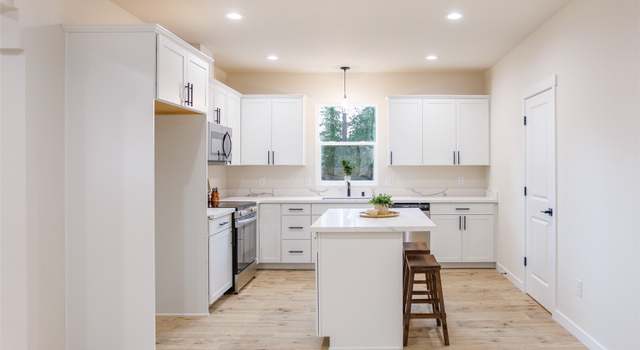 Photo of 200 E Hillcrest Dr, Shelton, WA 98584