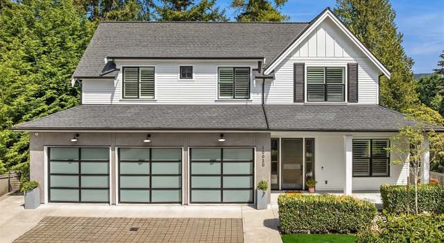 Photo of 10020 NE 30th Pl, Bellevue, WA 98004