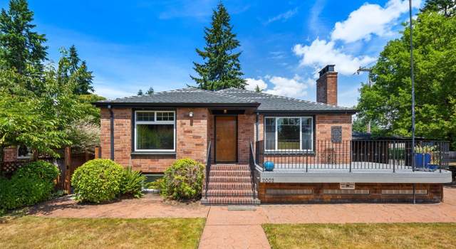 Photo of 2002 SW 149th St, Burien, WA 98166