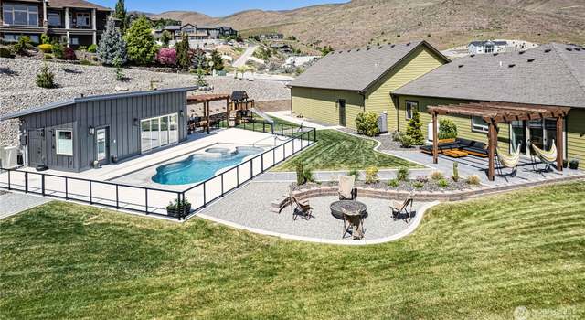 Photo of 409 W Rolling Hills Ln, Wenatchee, WA 98801