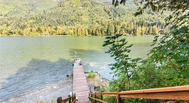 Photo of 9204 Silver Lake Rd, Maple Falls, WA 98266
