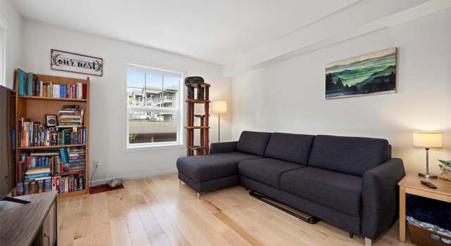 Photo of 680 32nd St Unit C206, Bellingham, WA 98225