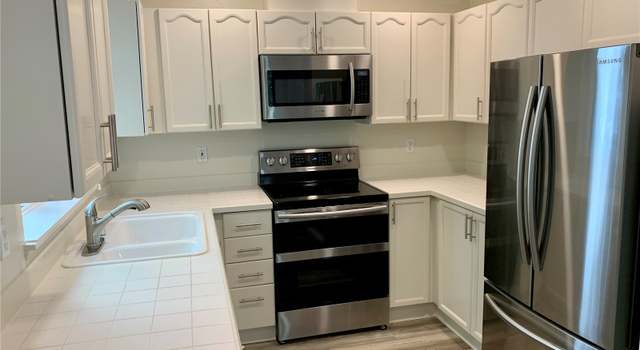 Photo of 5000 NW Village Park Dr Unit A101, Issaquah, WA 98027