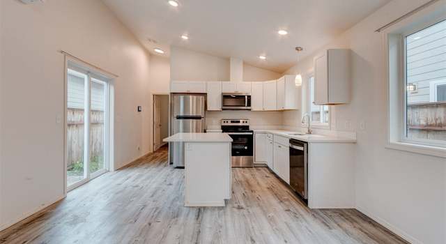 Photo of 1020 3rd Ave, Castle Rock, WA 98611