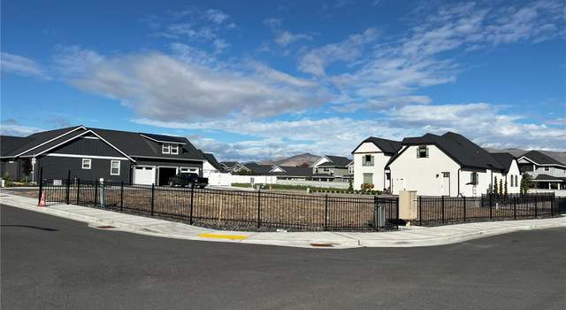 Photo of 305 Pugsley Pl NW, East Wenatchee, WA 98802