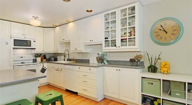 Photo of 7815 218th St SW #105, Edmonds, WA 98026