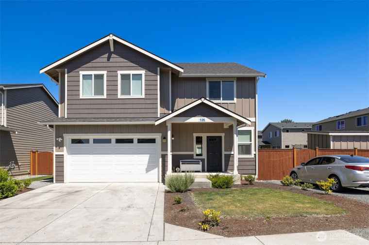 Photo of 126 N Trail Rd Sedro Woolley, WA 98284