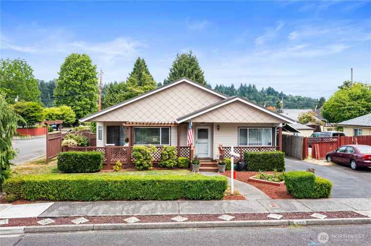 Photo of 320 O St NE Auburn, WA 98002