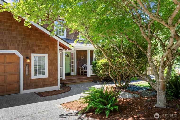 Photo of 24717 Hillbend Ln NE Kingston, WA 98346