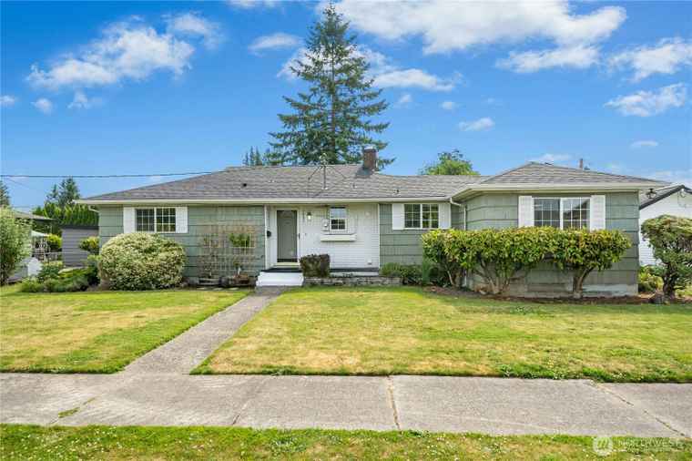 Photo of 1037 Harding St Enumclaw, WA 98022
