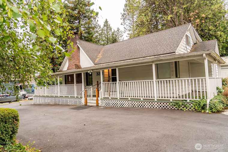 Photo of 3231 Virginia Way Longview, WA 98632