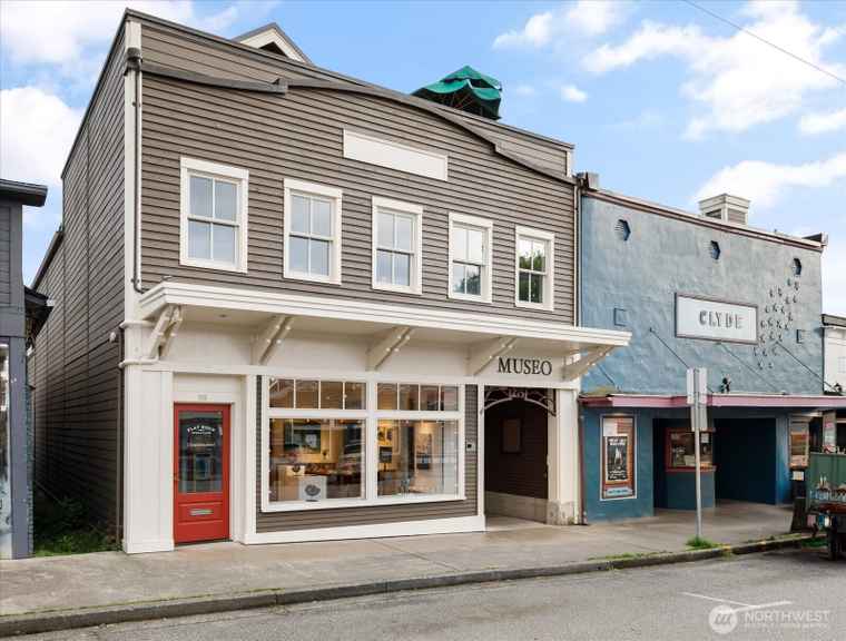 Photo of 215 1st St Langley, WA 98260