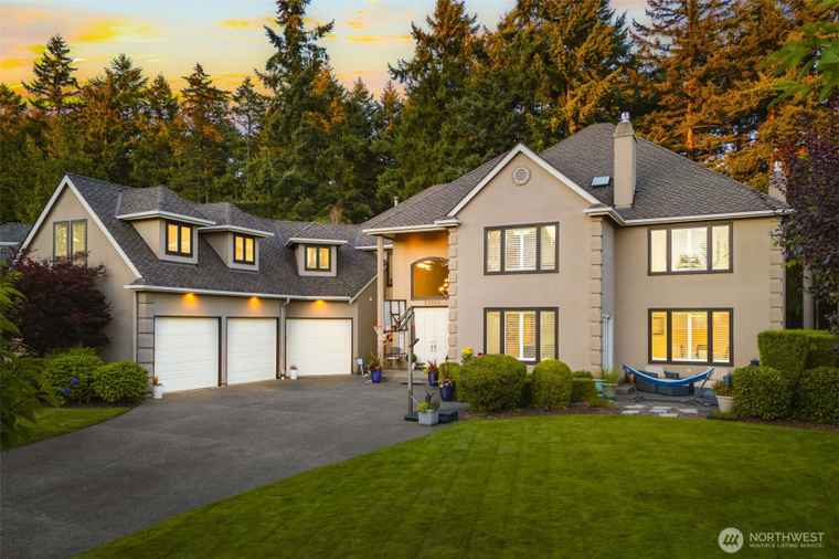 Photo of 33504 4th Ct SW Federal Way, WA 98023