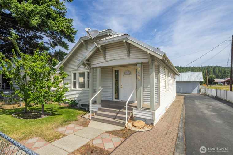 Photo of 819 1st St Cle Elum, WA 98922
