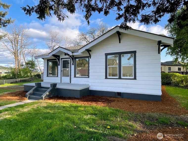 Photo of 619 NW Hawthorne Pl Chehalis, WA 98532