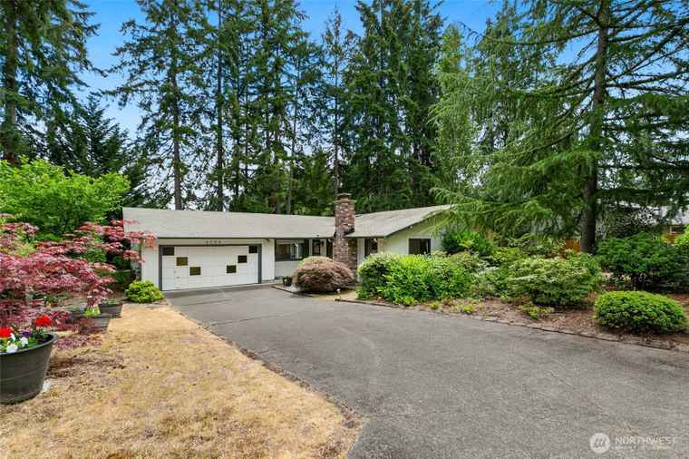 Photo of 4204 Clearwater Dr SE Lacey, WA 98503