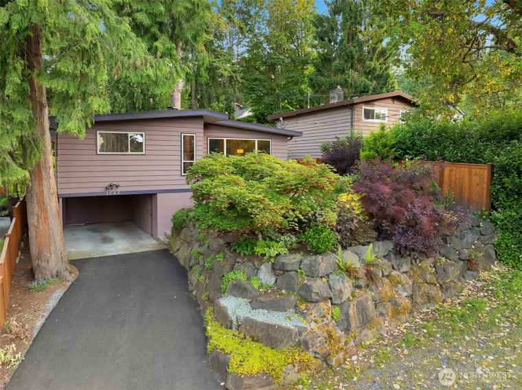 Photo of 1643 NE 186th St Shoreline, WA 98155