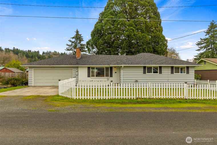 Photo of 602 SW 19th St Chehalis, WA 98532